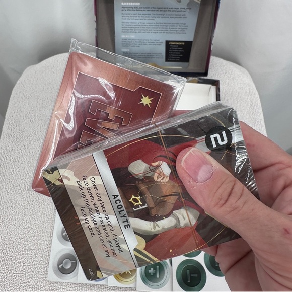 WizKids Sovereigns Chain Card Game Ages 14+ New Open Box - Picture 4 of 4